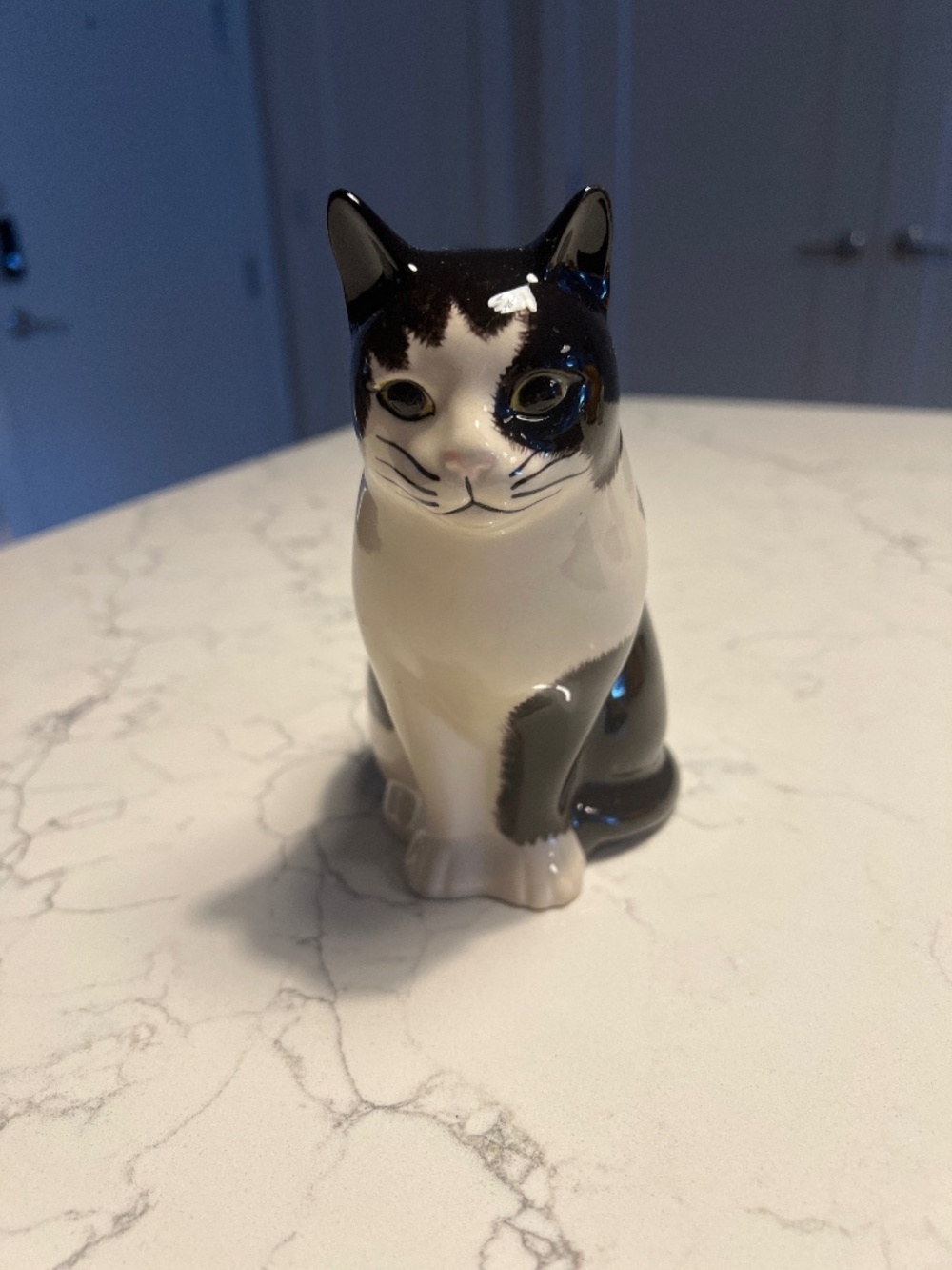 Brand New Anthropologie Quail Ceramics Barney Cat Vase